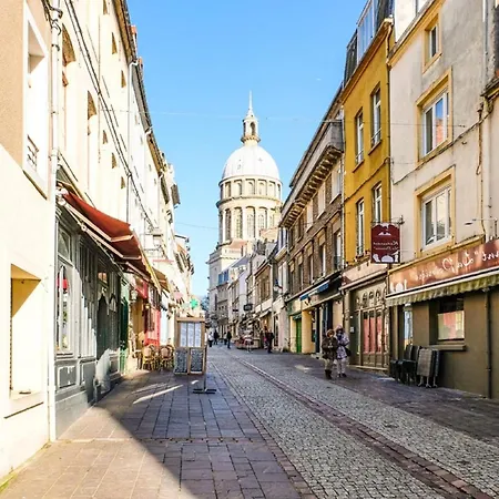 In By The Marina شقة